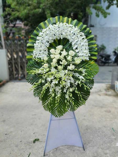 Vòng Hoa Chia Buồn VH114